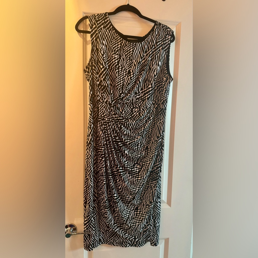 Great business wear dress! Perfect for travel